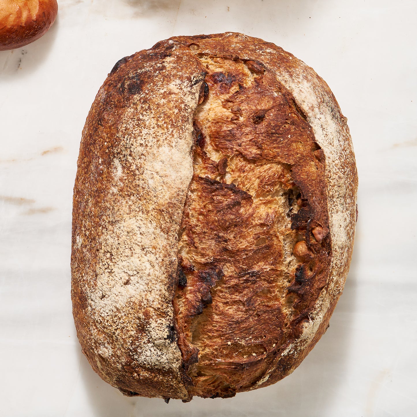Pain au levain, noisettes et cranberry