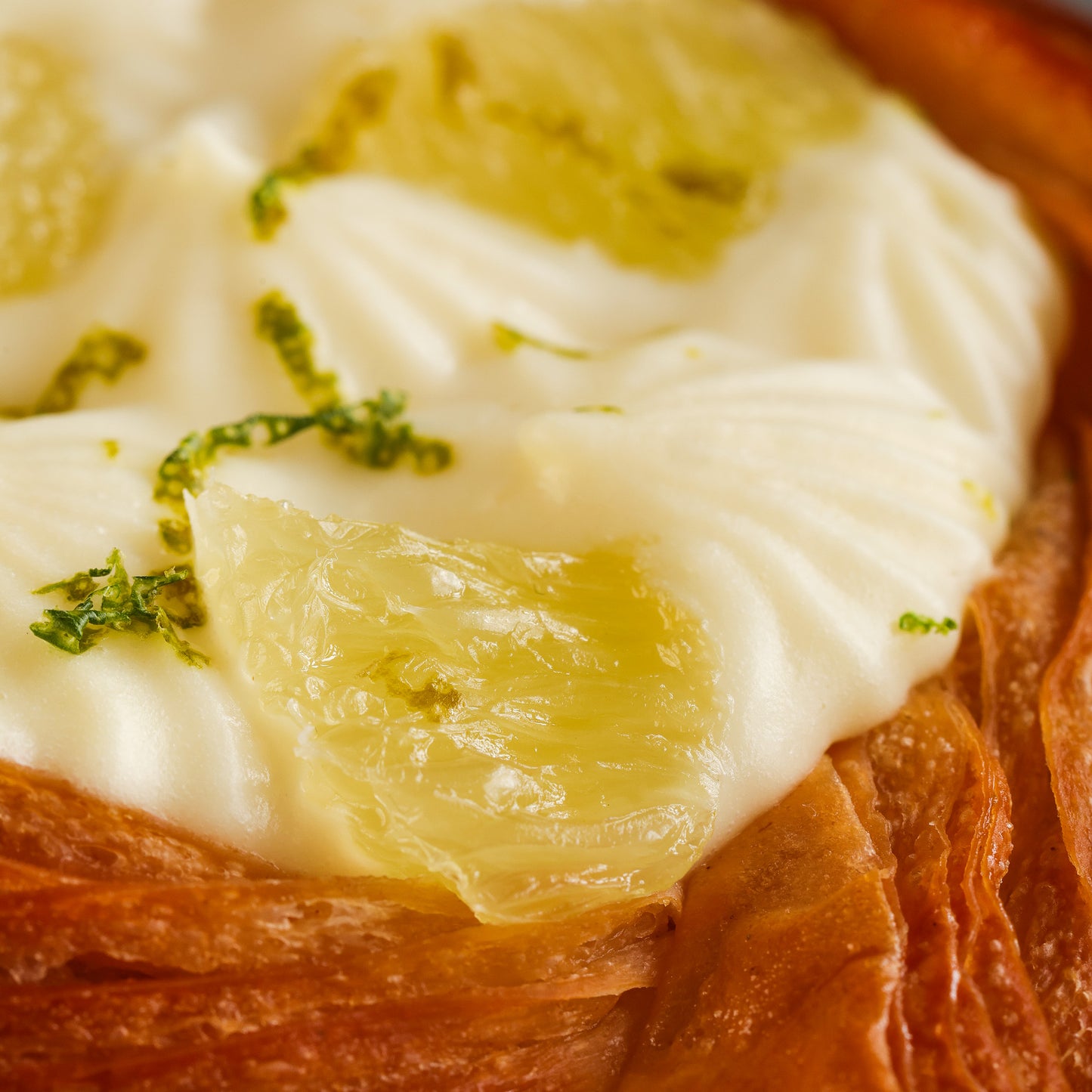 Feuilleté au citron et au yuzu