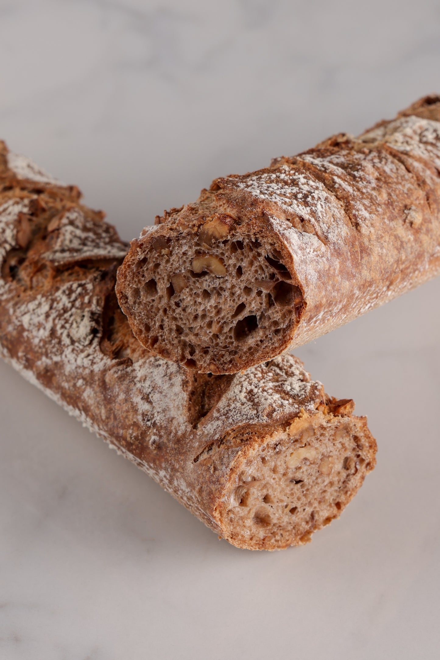 Baguette au seigle et aux noix