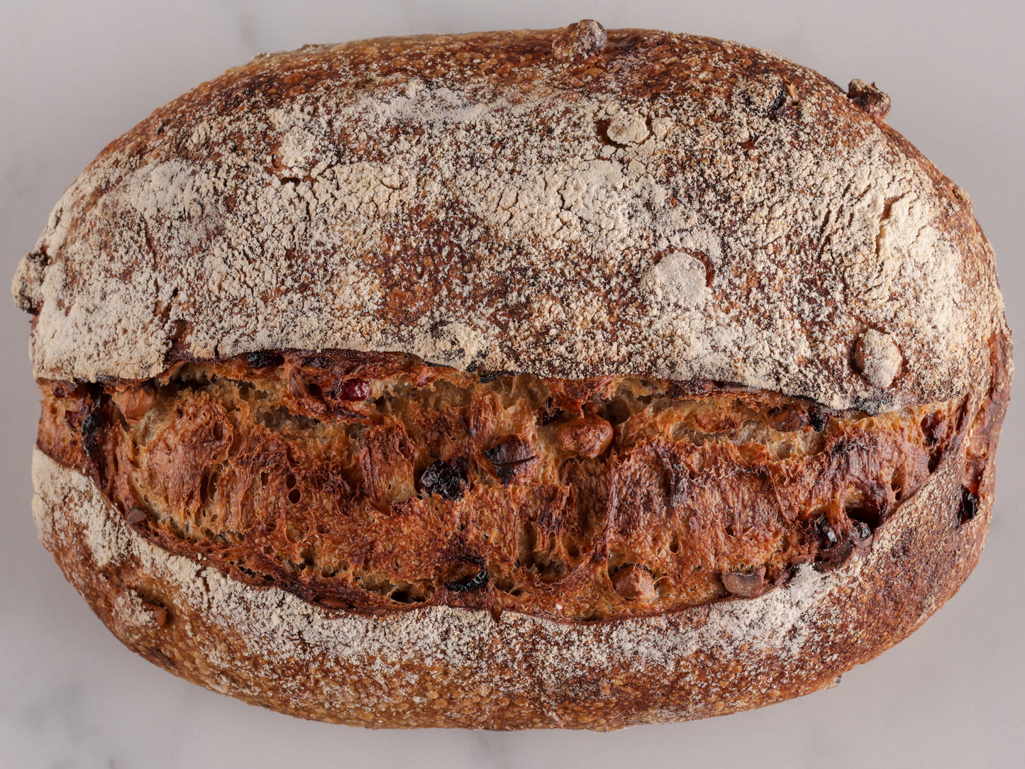 Pain au levain, noisettes et cranberry