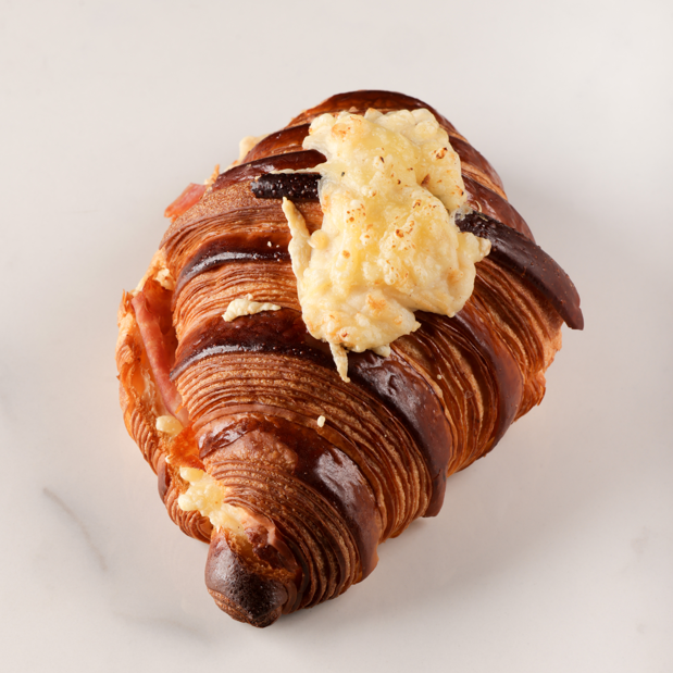 Croissant au jambon et emmental